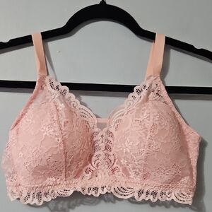 Bali Lace Bra in Soft Pink Molded Pads Size M B/C